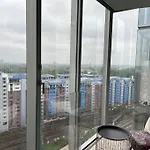 Modern 2 Bed Flat At Battersea