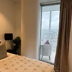Modern 2 Bed Flat At Battersea