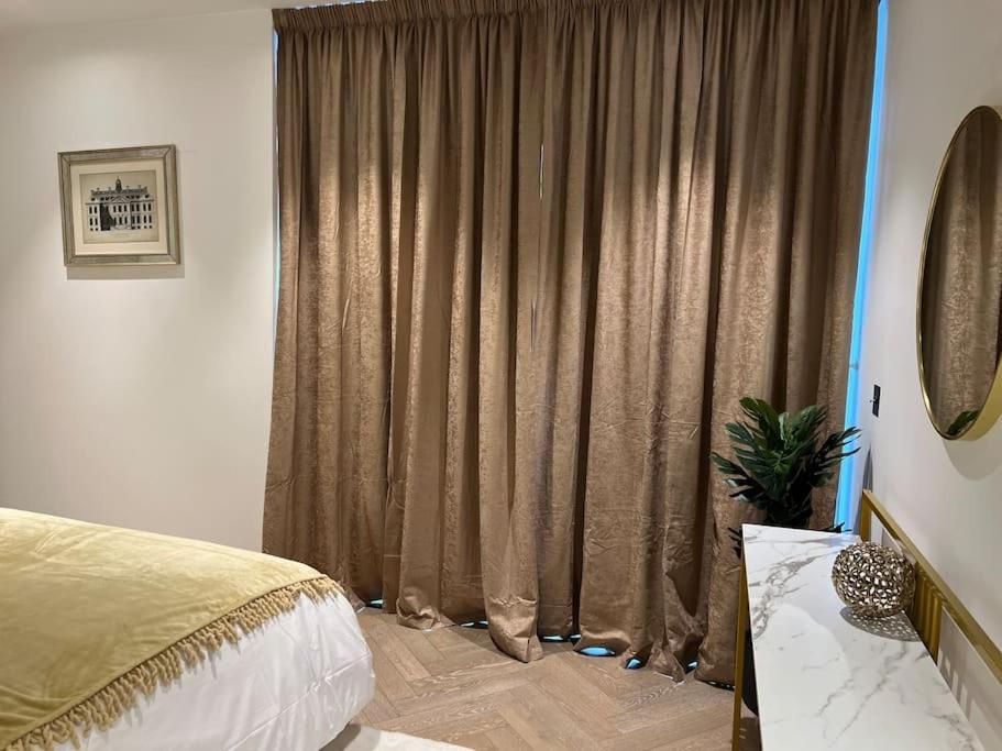 Modern 2 Bed Flat At Battersea Appartamento Londra