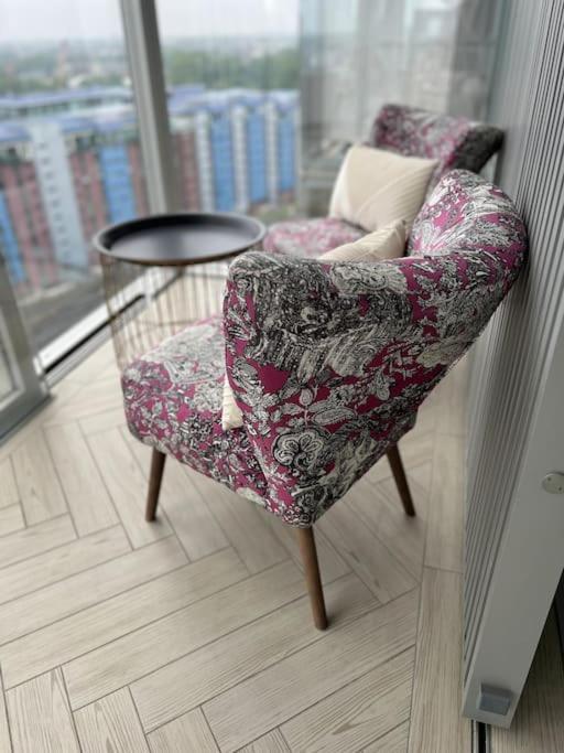Modern 2 Bed Flat At Battersea Appartamento