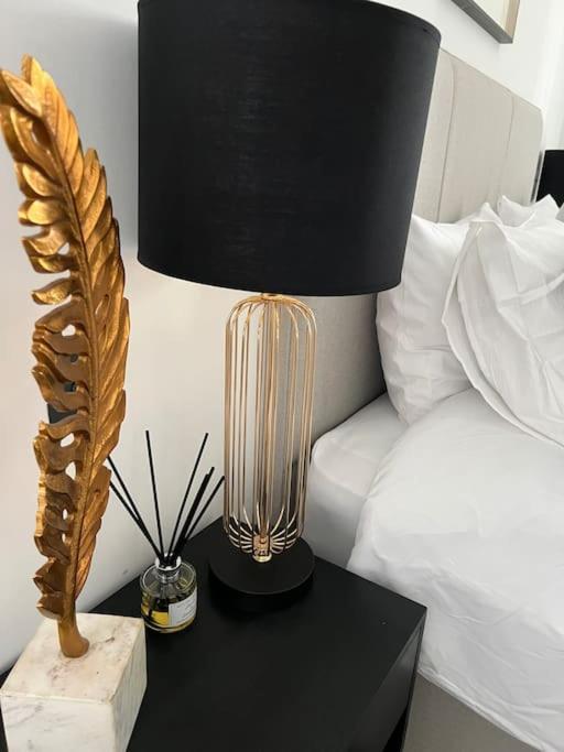 Apartament Modern 2 Bed Flat At Battersea