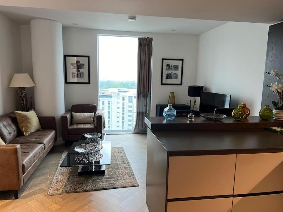 Modern 2 Bed Flat At Battersea * Londra