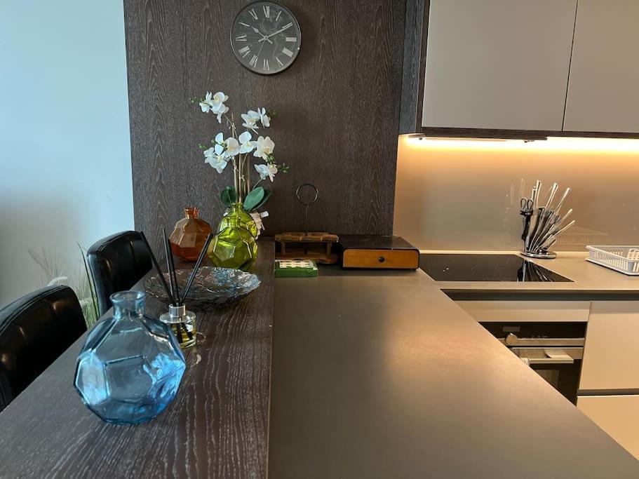 Modern 2 Bed Flat At Battersea Appartamento