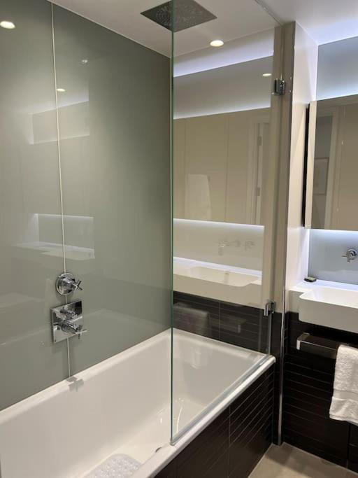Appartamento Modern 2 Bed Flat At Battersea Londra