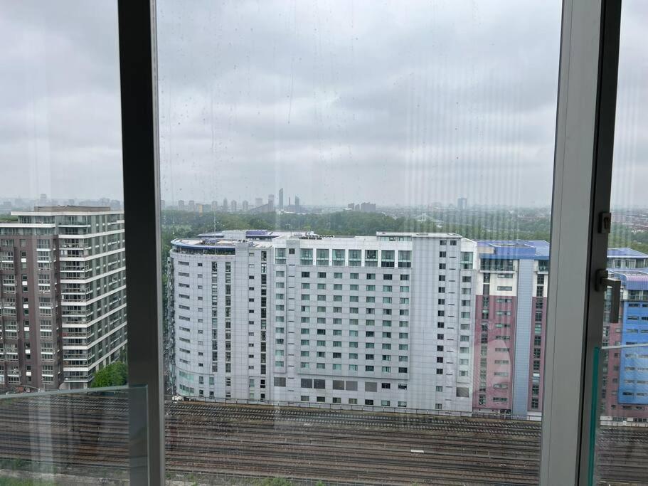 Modern 2 Bed Flat At Battersea Appartamento Londra