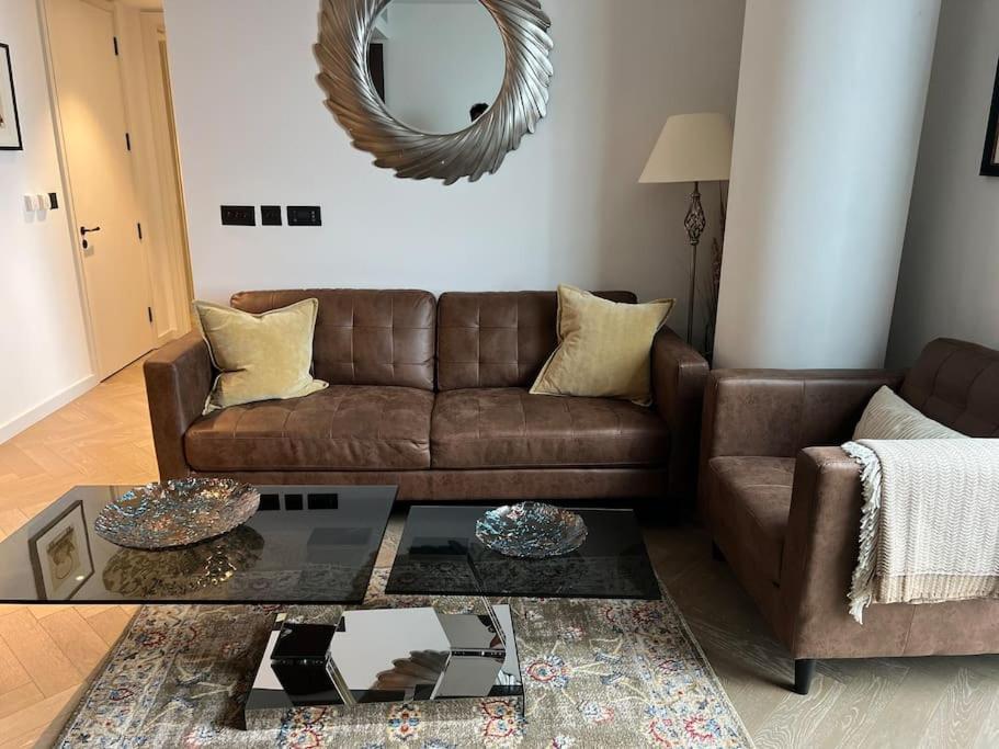Modern 2 Bed Flat At Battersea * Londra